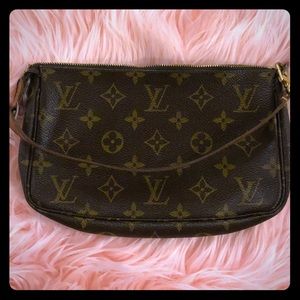 Louis Vuitton pochette - zipperhead missing